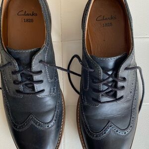 Clarks Men's Dark Leather Oxfords